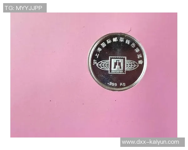 陪伴是最长情的告白，马竞给会龄达25年的会员颁发银质纪念章